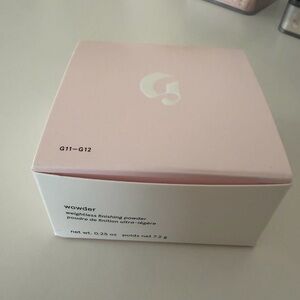 Glossier Wowder G11-G12